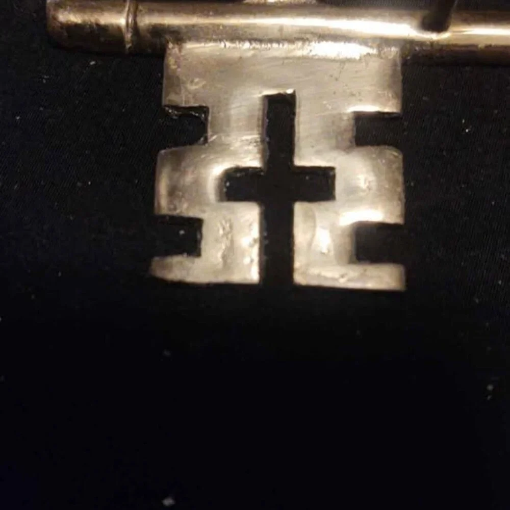 Vintage Brass Toned Skeleton Key Holder